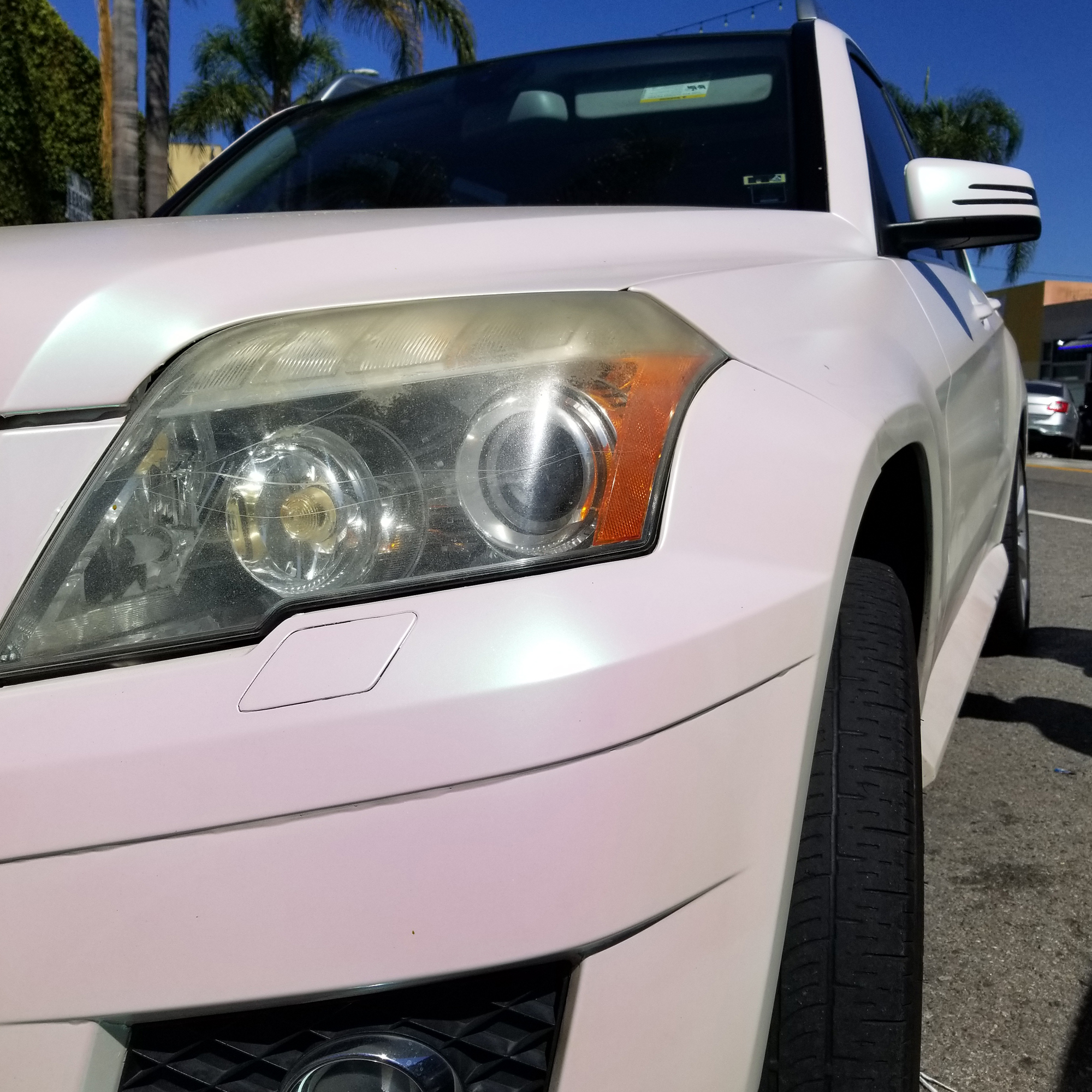 Vehicle application of Matte Aurora Borealis White