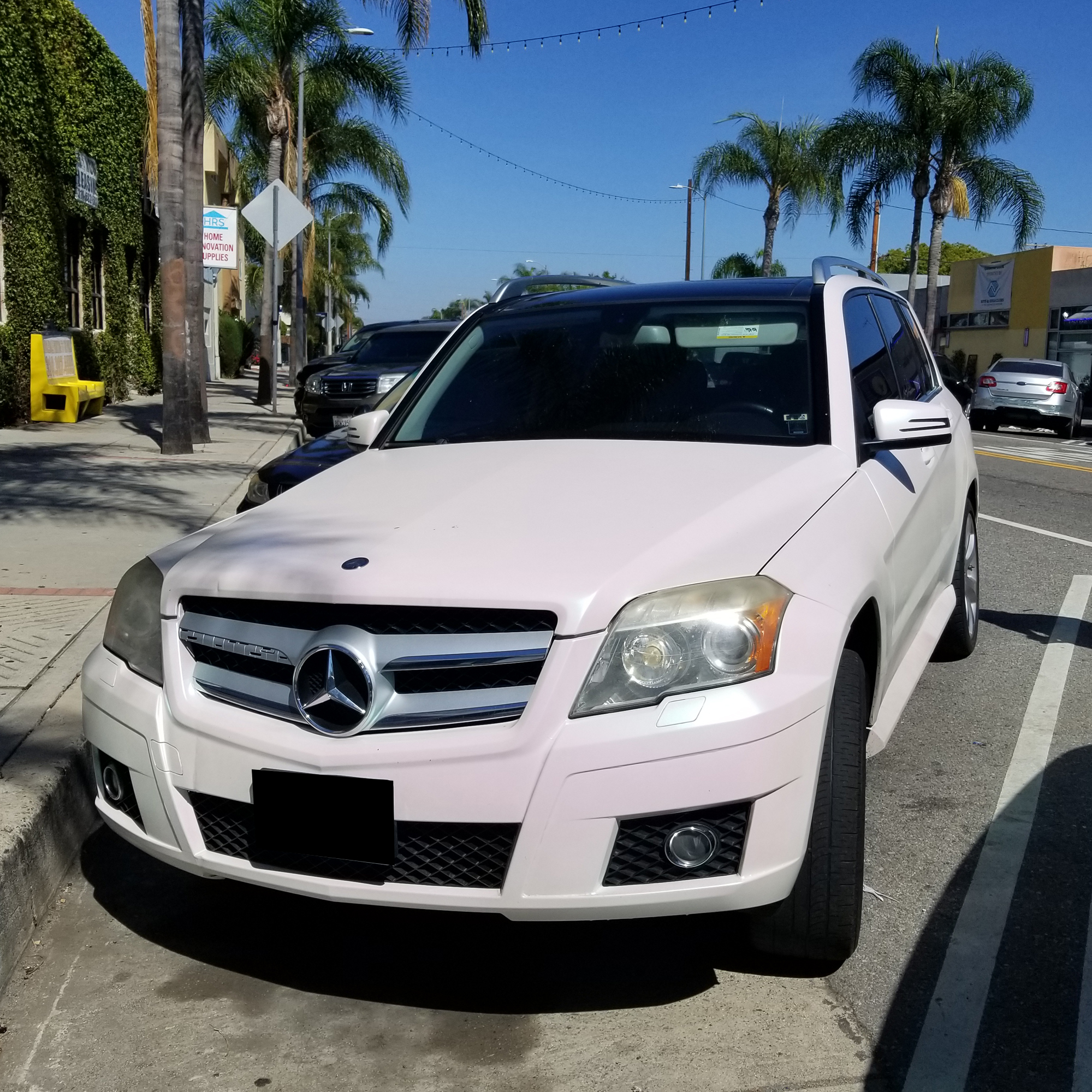 Vehicle application of Matte Aurora Borealis White