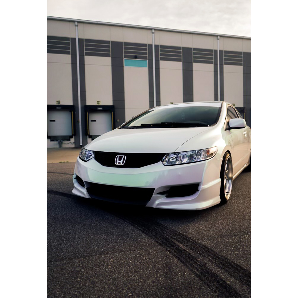 Vehicle application of Gloss Aurora Borealis White