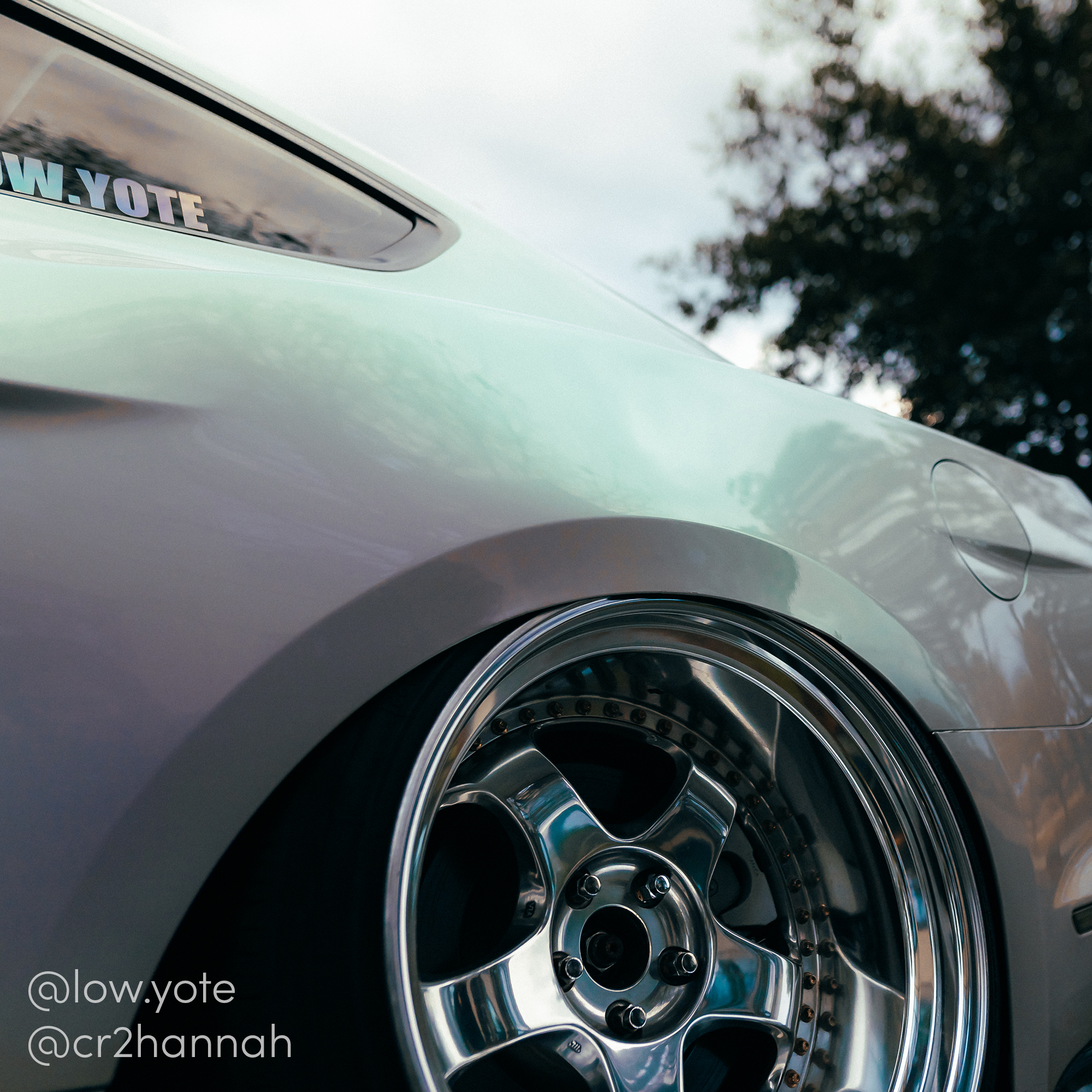 Vehicle application of Gloss Aurora Borealis White