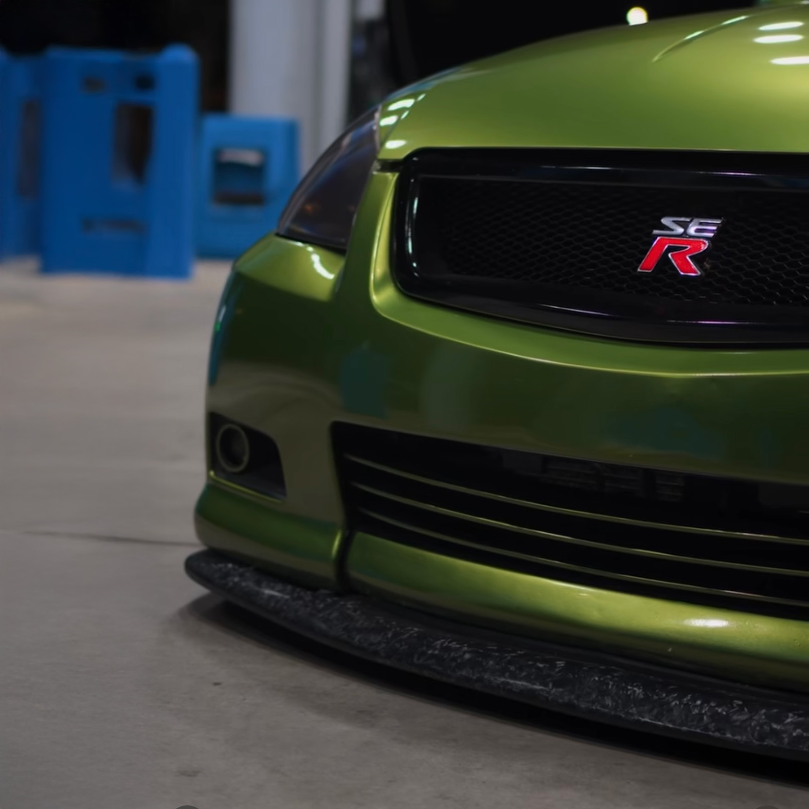 Vehicle application of Metal Paint Mamba Green