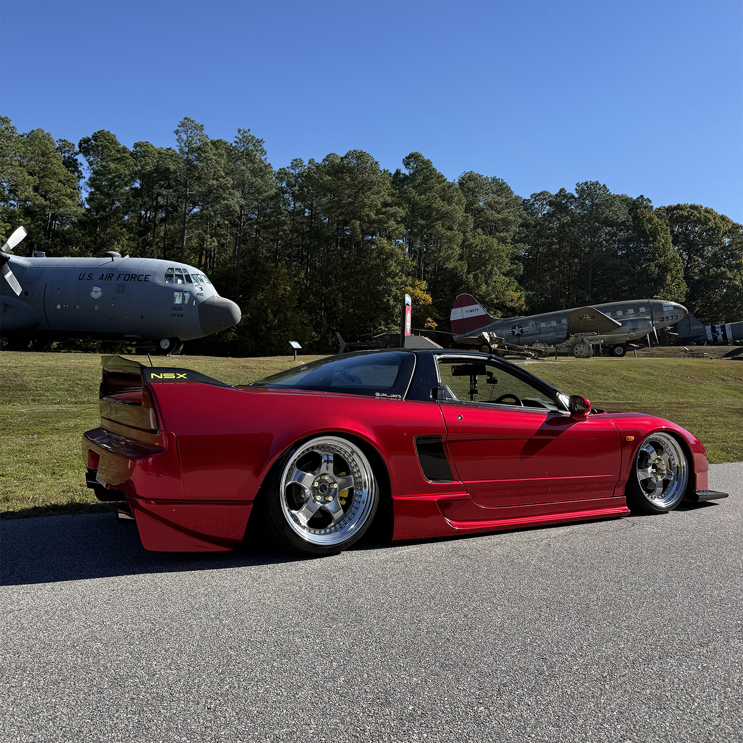 Vehicle application of Metal Paint Soul Red